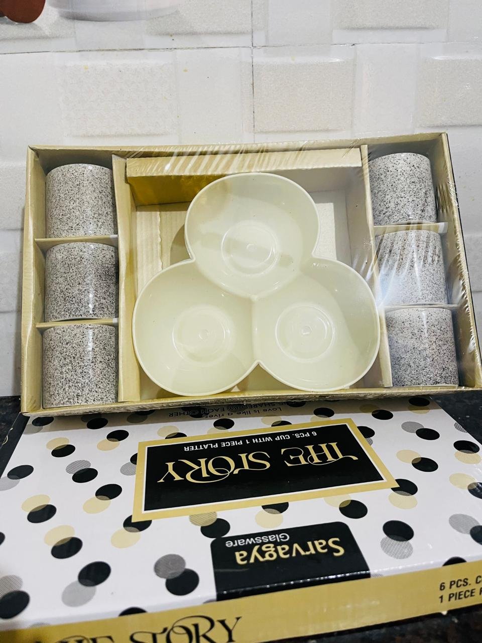 Buy 1 Get 3  Ceramic Crockery 